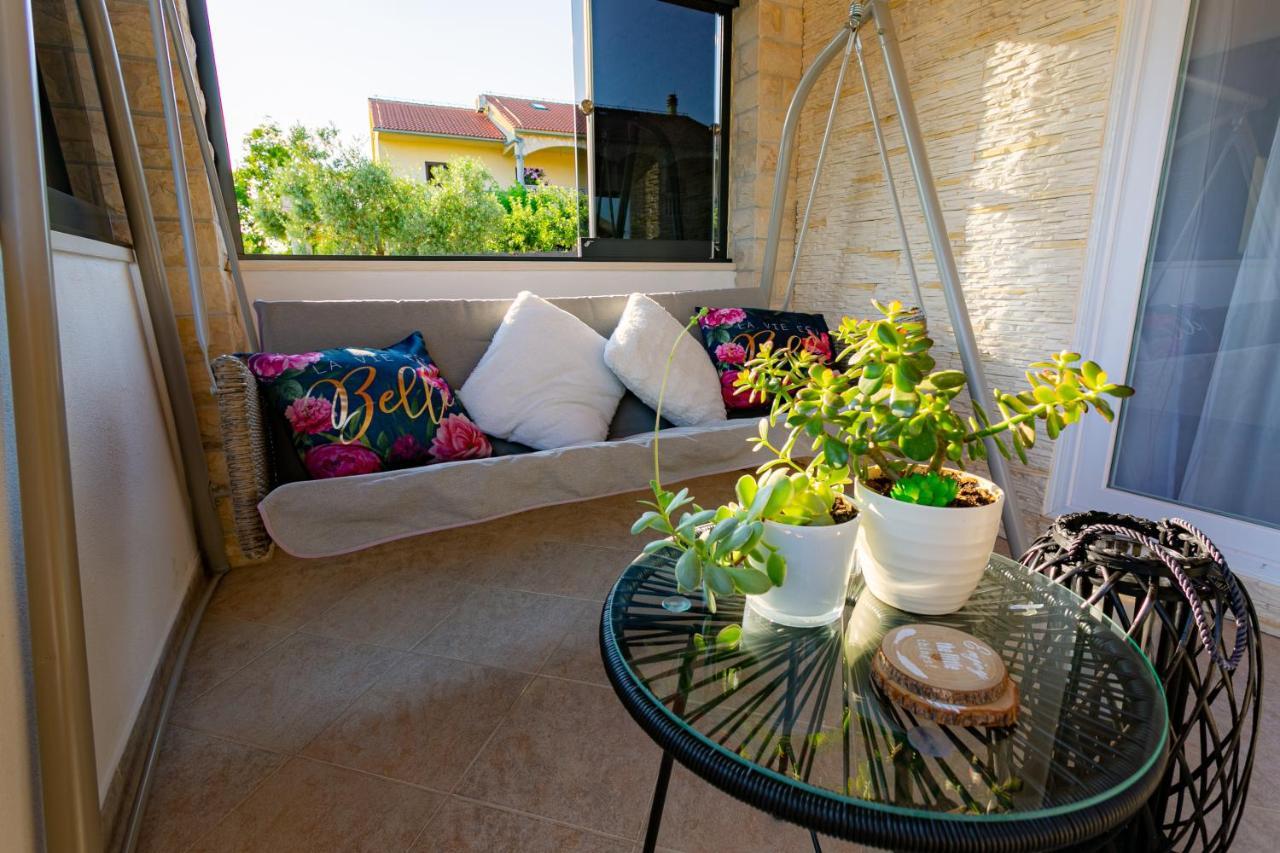 Villa Lorema-Pet Friendly On 5000 Sqm Garden,Pool, Jacuzzi, Billiard&Ps5 Sveti Filip i Jakov Exterior foto